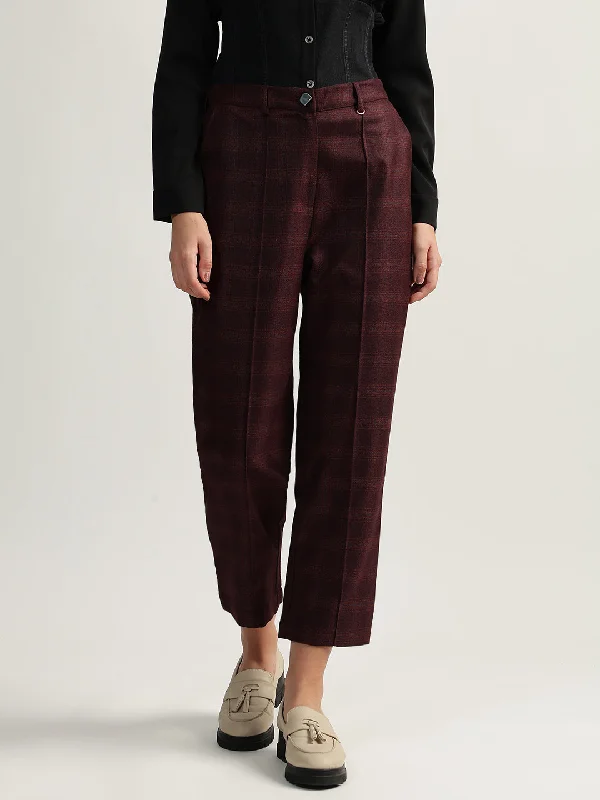 Iconic Women Wine Checked Mid-Rise Straight Fit Flat-front Trouser