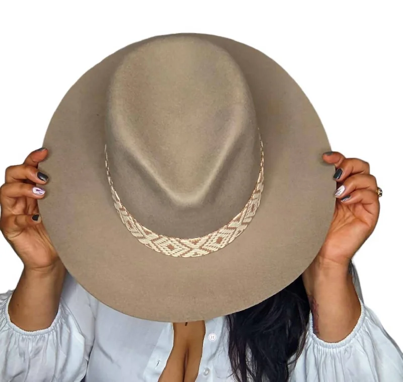 Women's Moving Out West Hat In Taupe