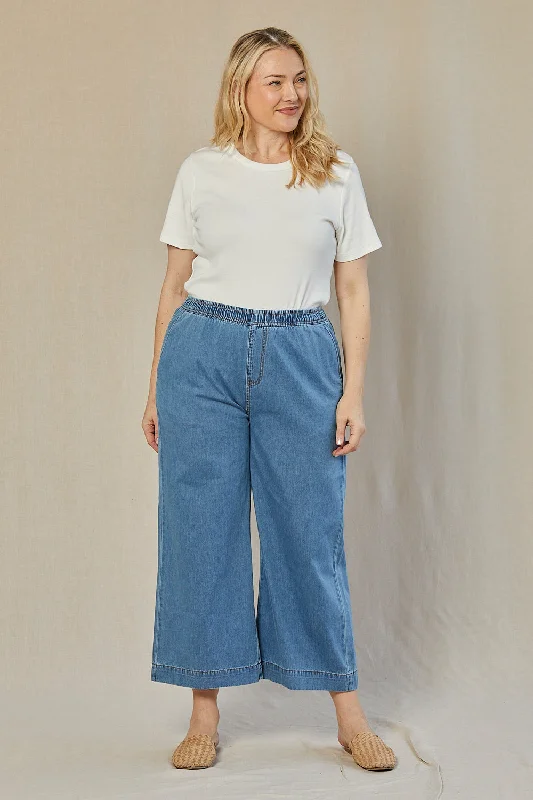 Breezy Petite Length Relaxed Chambray Pant in Light Wash