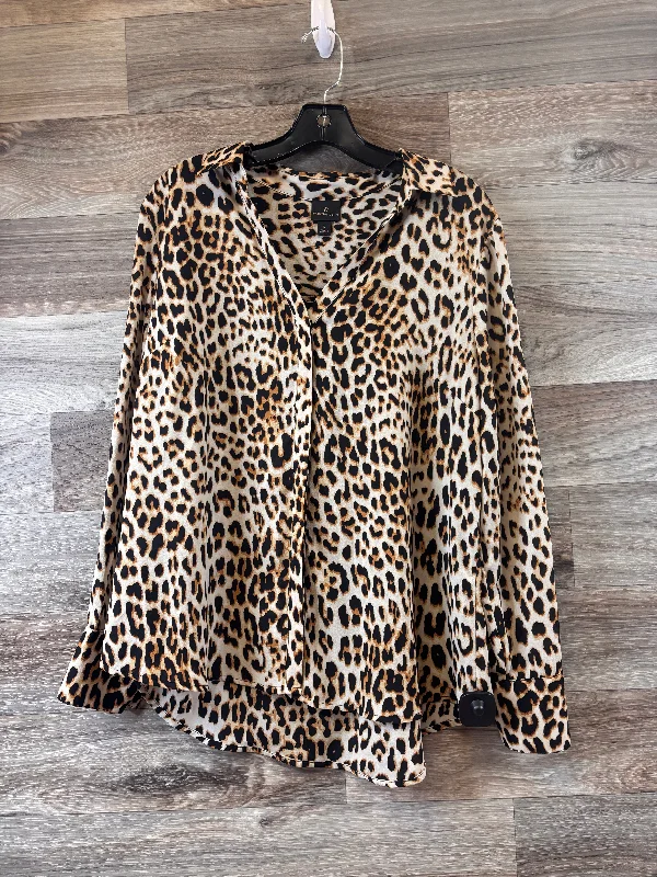 Top Long Sleeve By Worthington In Animal Print, Size: L